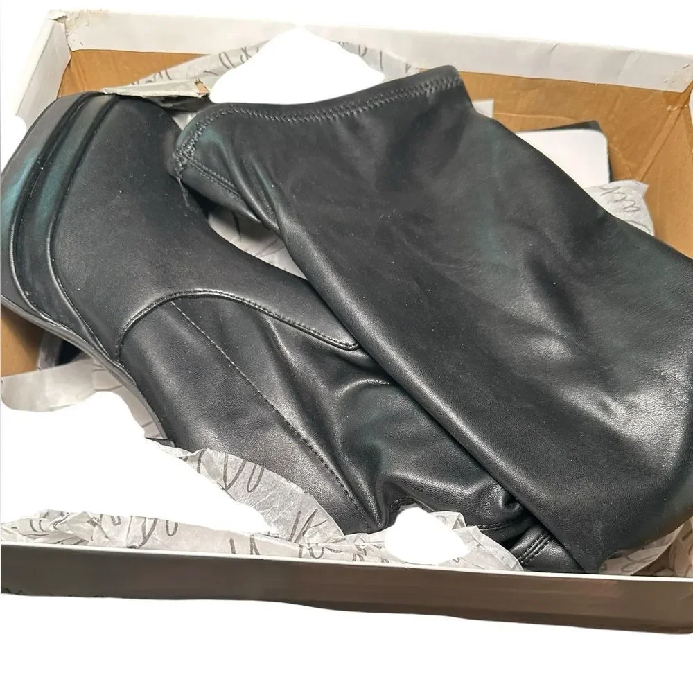 Wild Pair size 9.5 Ozzey Faux Leather Zipper Over-The-Knee Boots